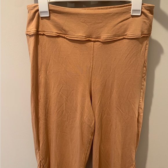 Free People FP Movement Hot Shot Kick Flare Tan High Rise Split Hem Pants Large - Picture 4 of 6